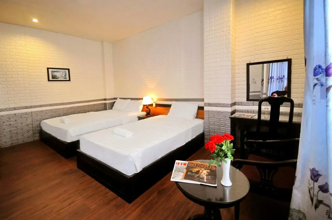 Four Seasons House 호텔 나트랑 2*,