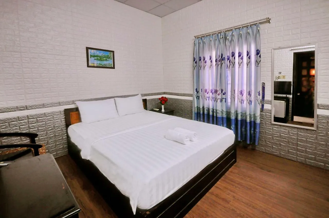 Four Seasons House 호텔 나트랑 2*,